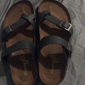 Mountain Sole black leather sandal